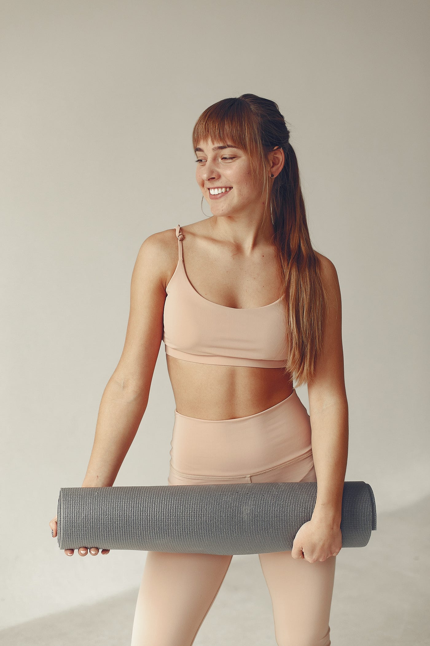 The 5 Essential Clothes for Pilates: Comfort and Style in Motion, by  GlowUpTrends, Jan, 2024