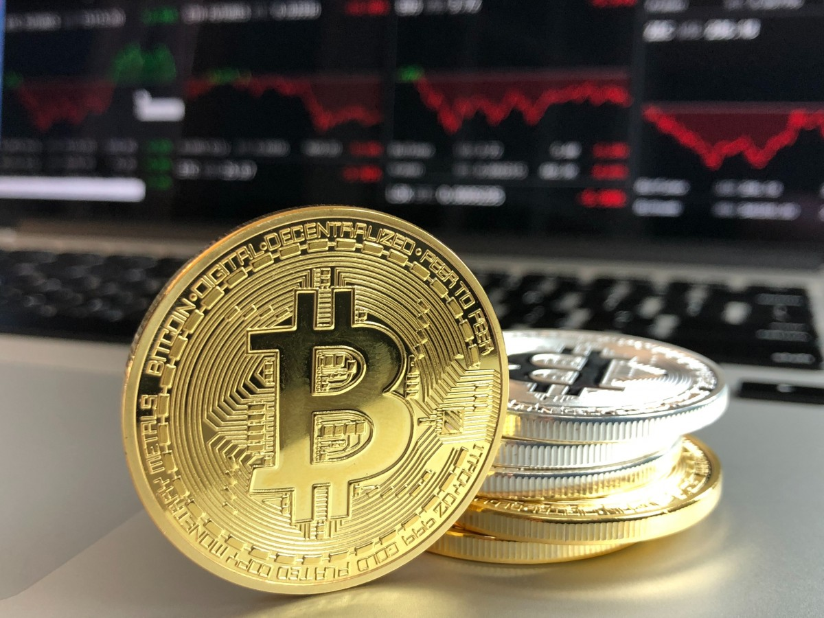 Hold Or Sell? How To Make Money During Bear Market In Crypto World | by  Peter Jack | The Capital | Medium