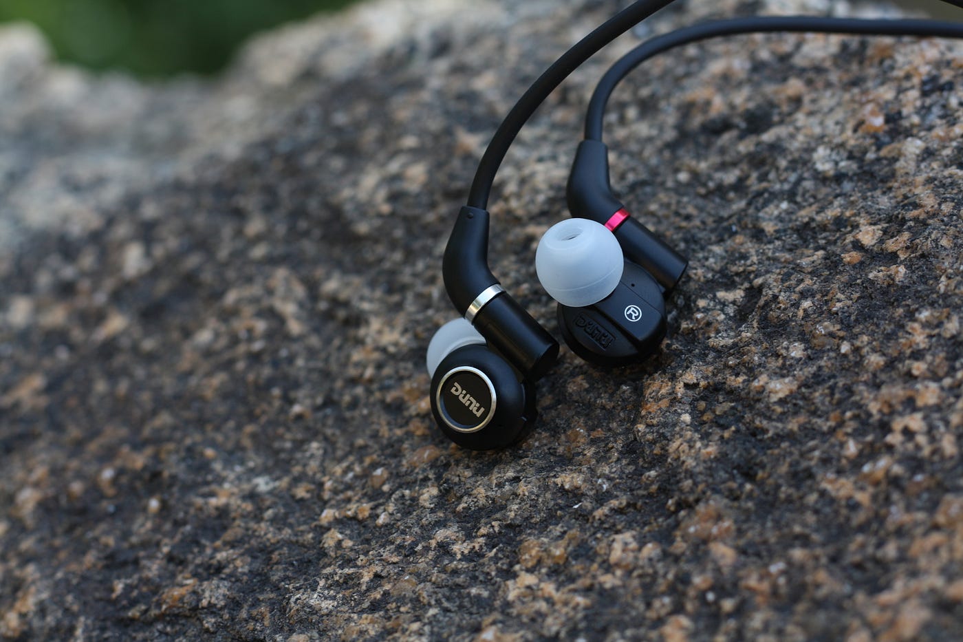 DUNU DK-3001 Review: Your Friendly Neighborhood Hybrid | by Aaron |  Resonance Reviews | Medium