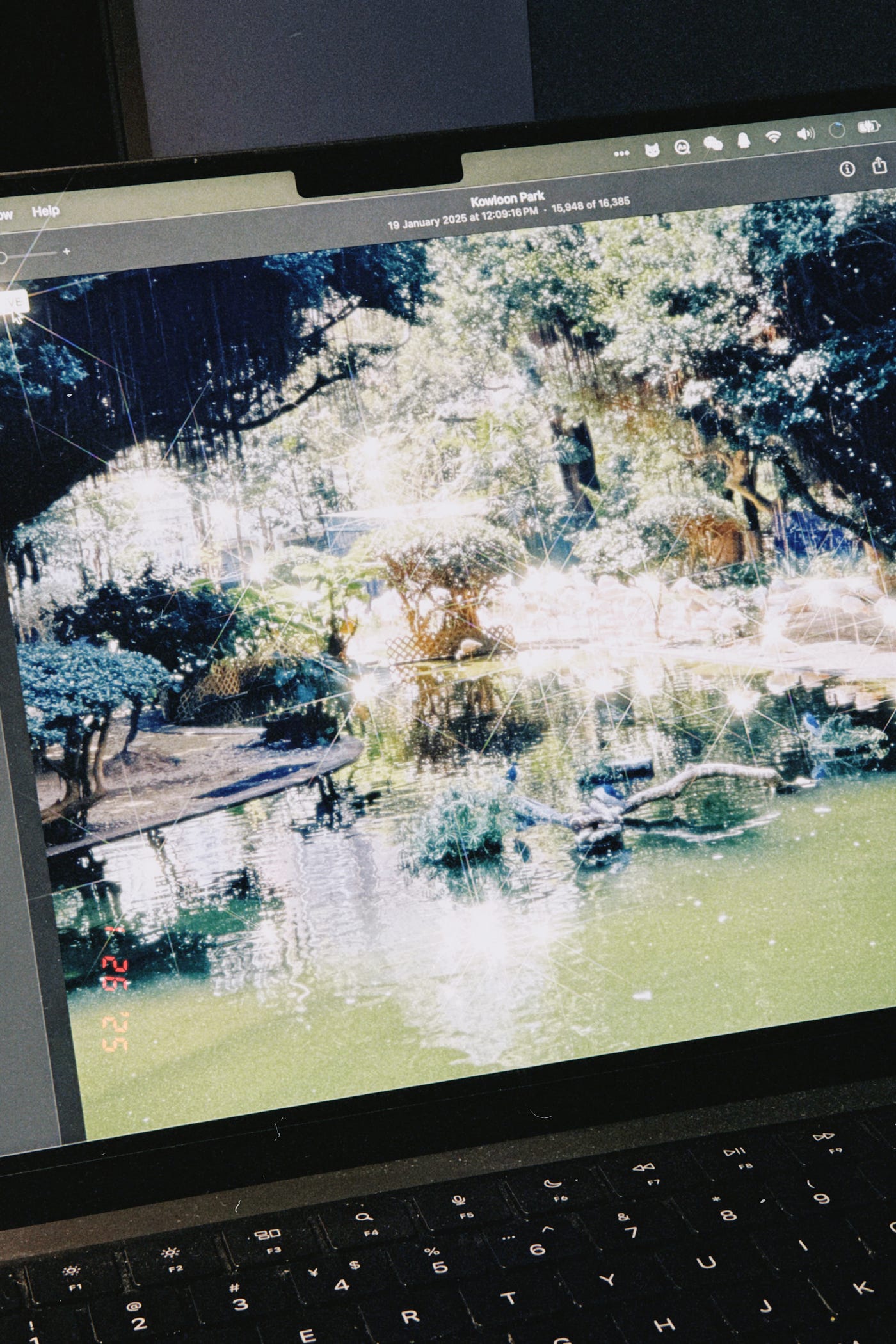 Failed to recreate the star lens effect on the Dazz Camera.