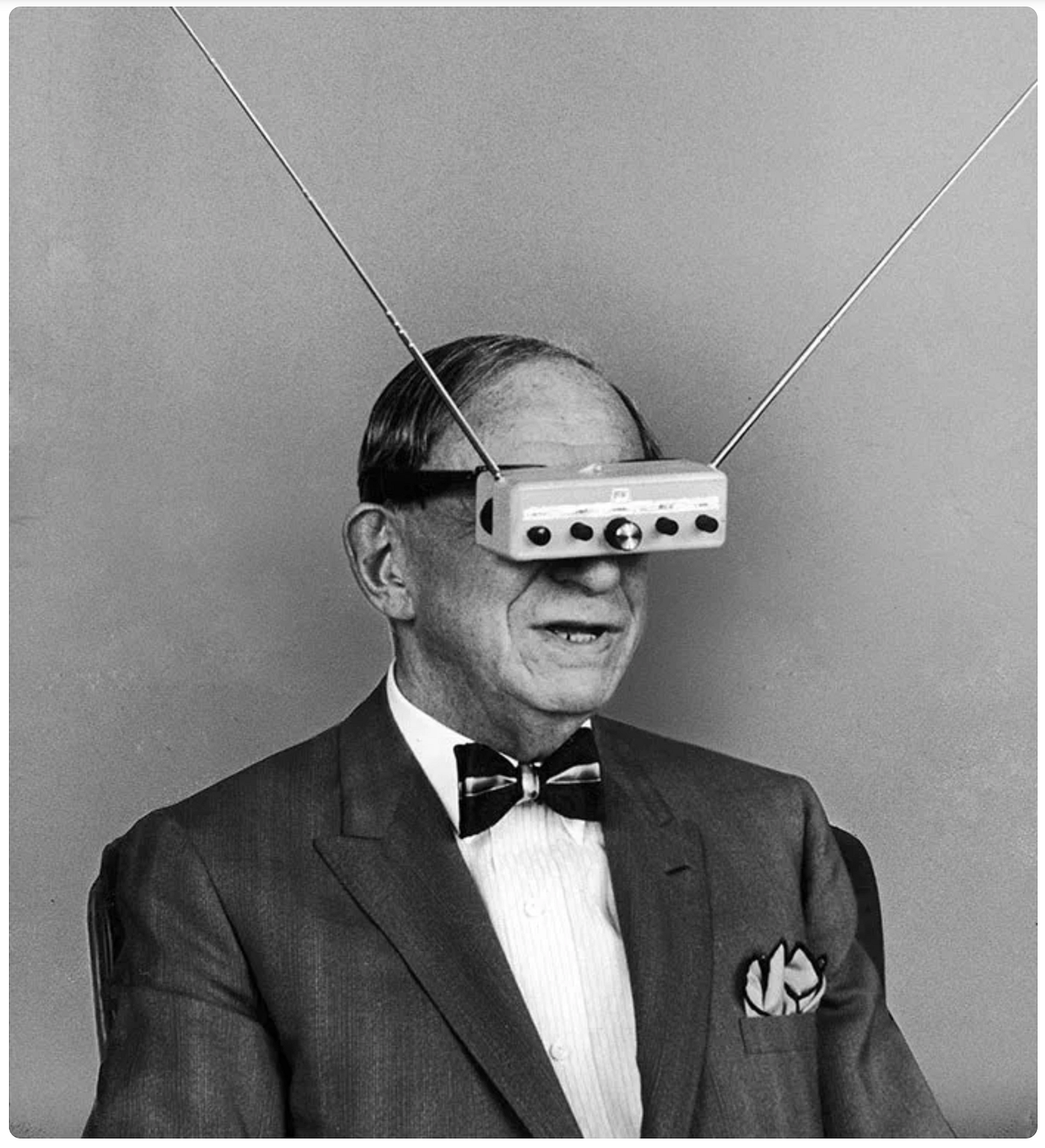 A short history of virtual reality | by Curtis Savage | Medium