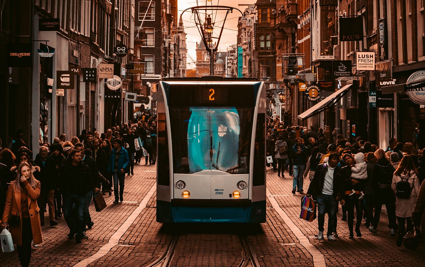 The Power of Knips in a Street