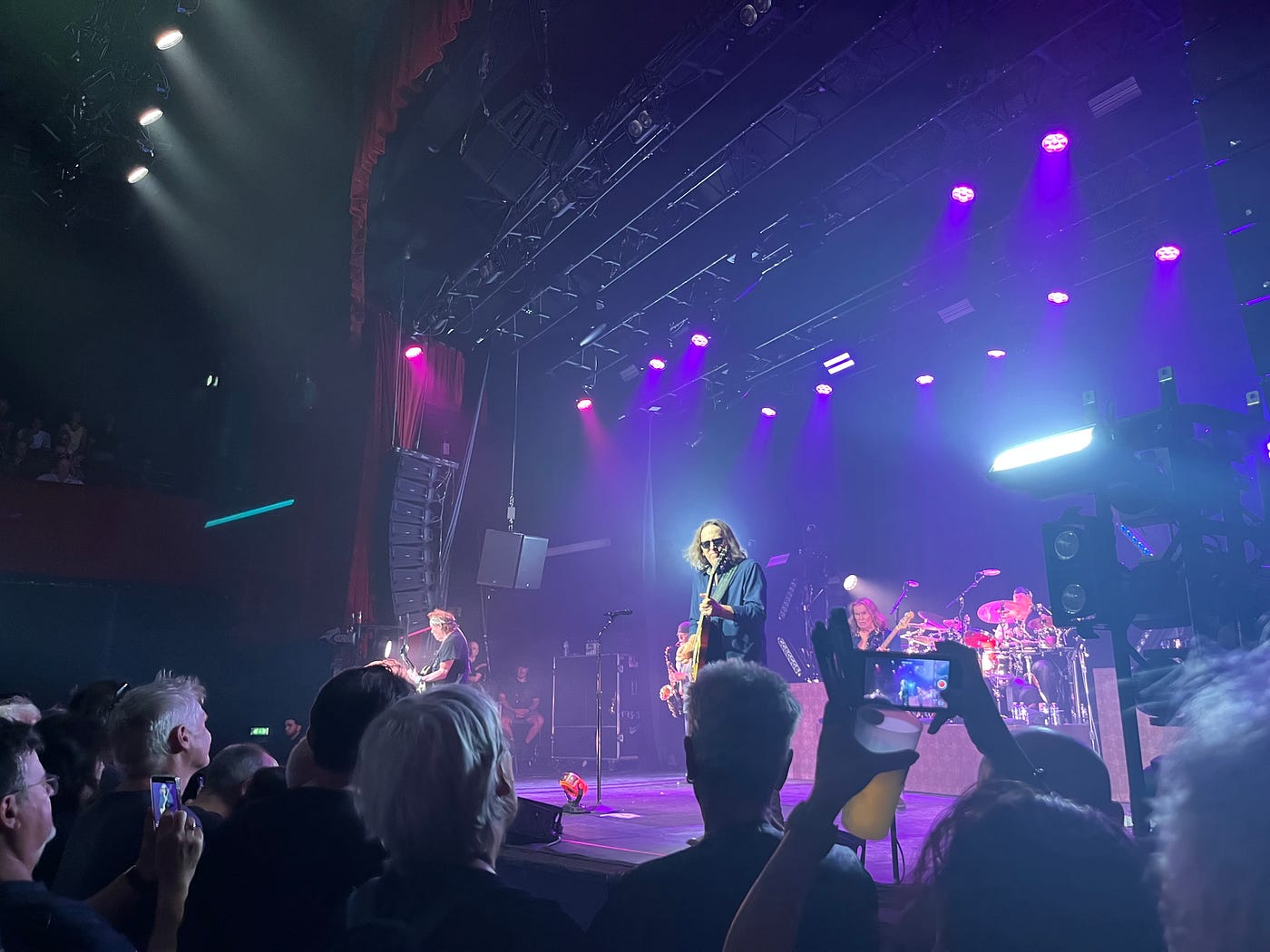 Live Review: George Thorogood & The Destroyers Rock the Bataclan