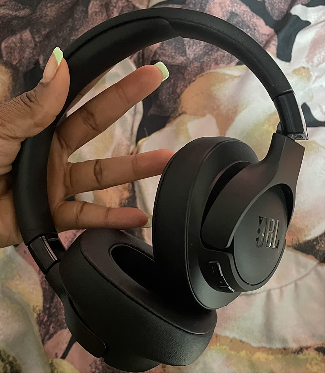 Best Wireless Bluetooth Headphones: JBL Tune 710BT Review, by Author, Nov, 2023