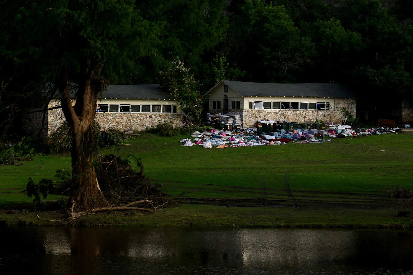 Catástrofe ambiental no Texas causam mortes e desaparecimentos, e ressoa alerta para aquecimento…