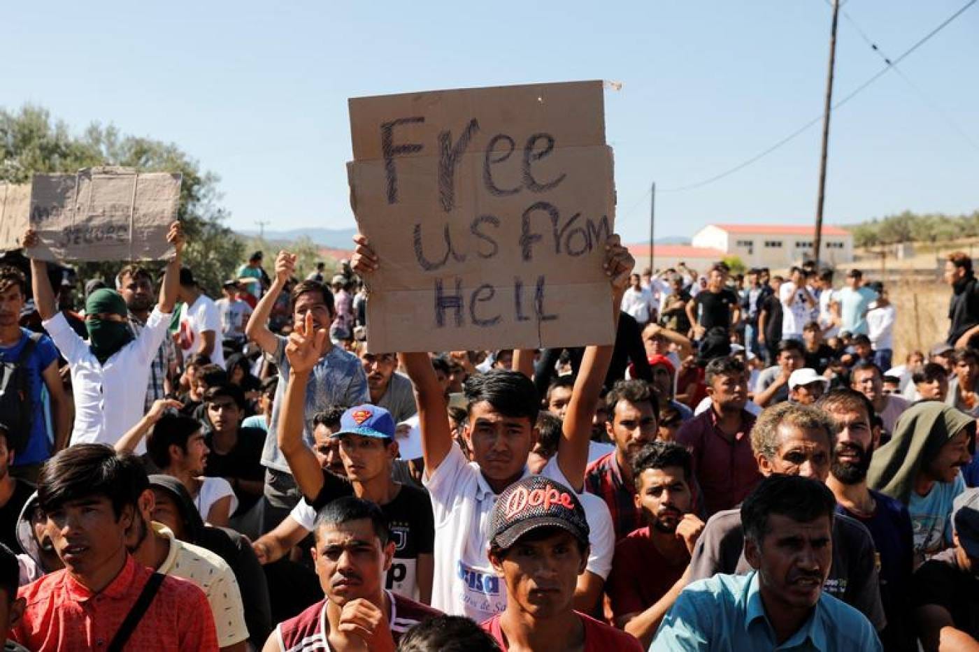 Migration Bulletin #7: L’UE vuole costruire altri campi profughi in Grecia.