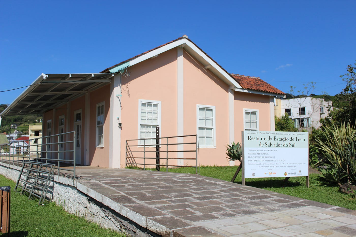 Antiga estação ferroviária do Carregado renasce como hostel