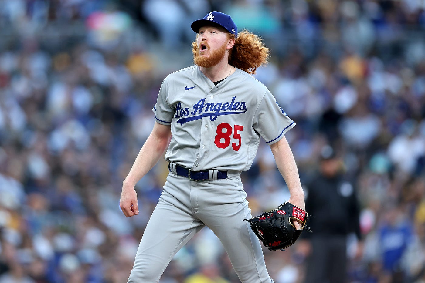 May locks up the Padres to help the Dodgers even the series