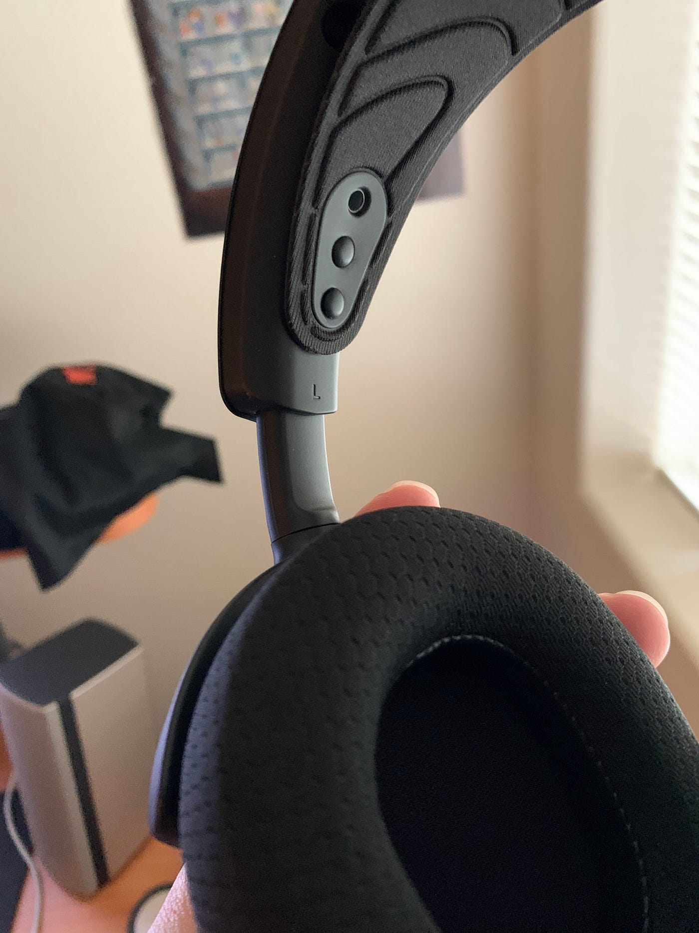 SteelSeries Arctis Nova 7 Wireless review: A mid-range contender for any  size head