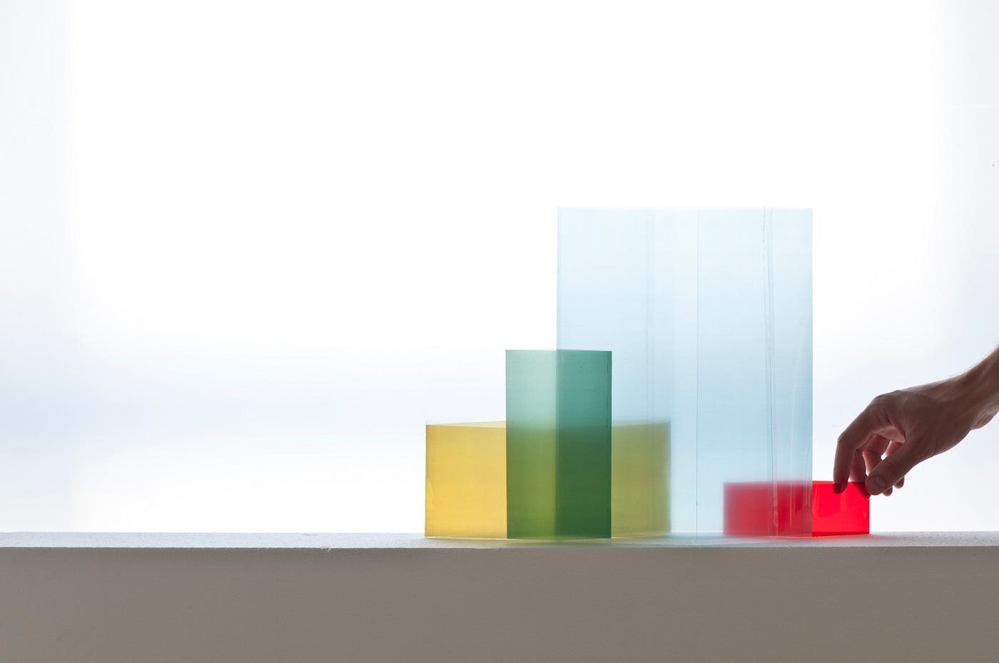 Ruutu — a delicate and simple vase made by mouth blown glass