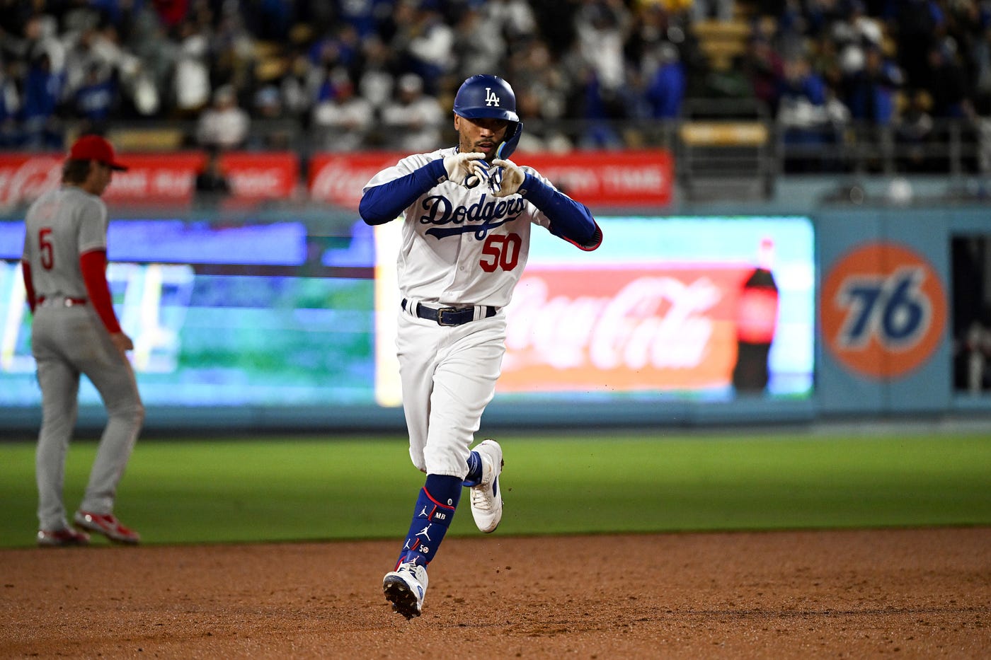 Los Angeles Dodgers' Mookie Betts Does Something That No One in Baseball  History Has Done on Friday - Fastball
