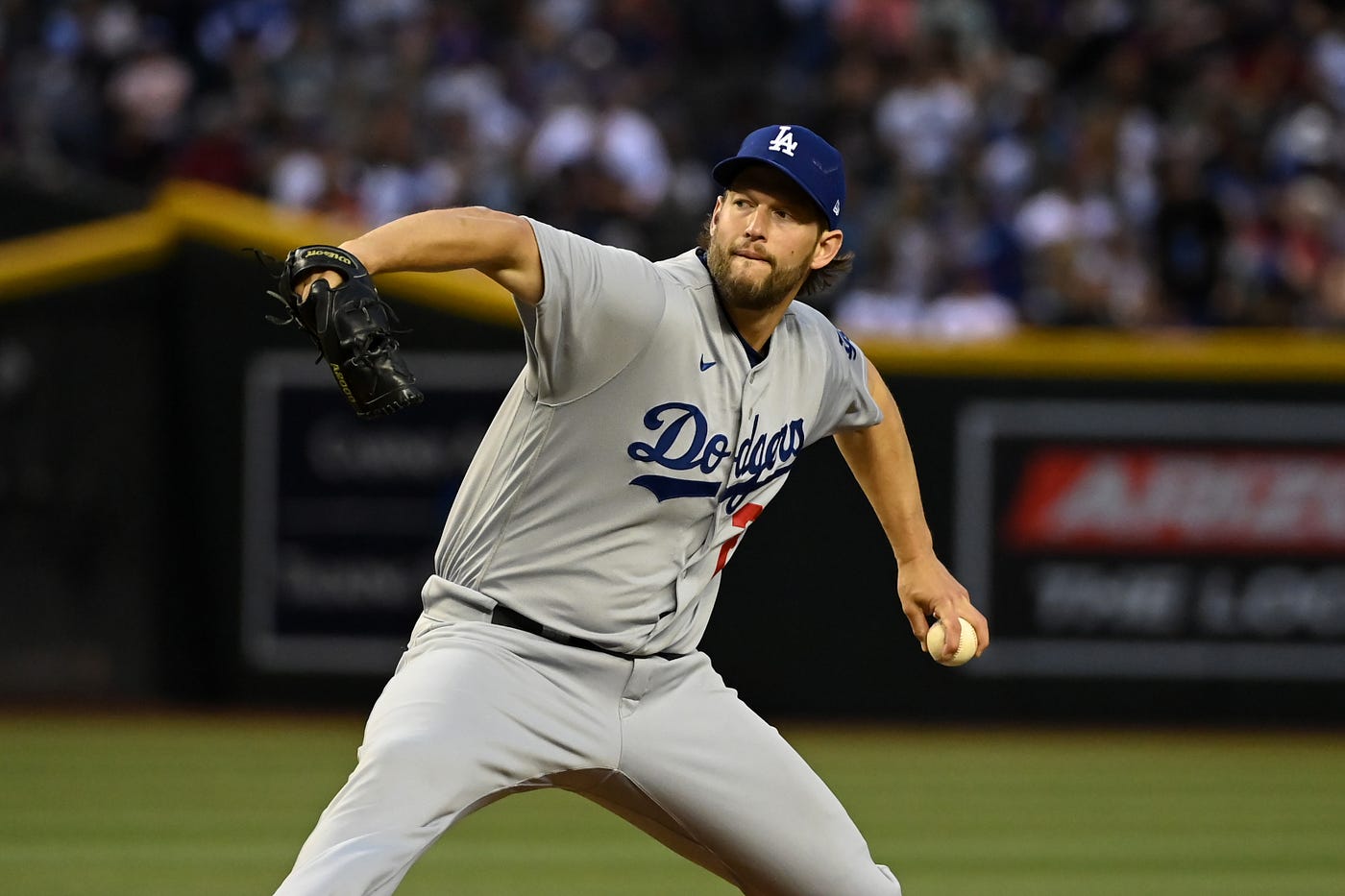 Kershaw and Dodgers bitten late by long ball, by Ron Gutterman