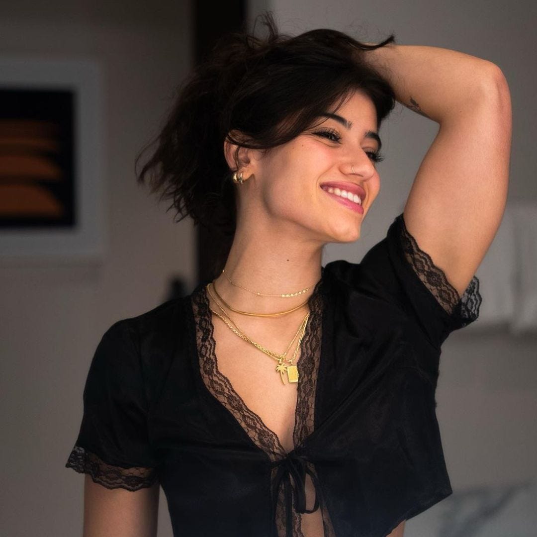 Sara Saffari Biography, Age, Boyfriend, Birthday, Height, Net worth,  Family, Education, | by Aryan | Medium