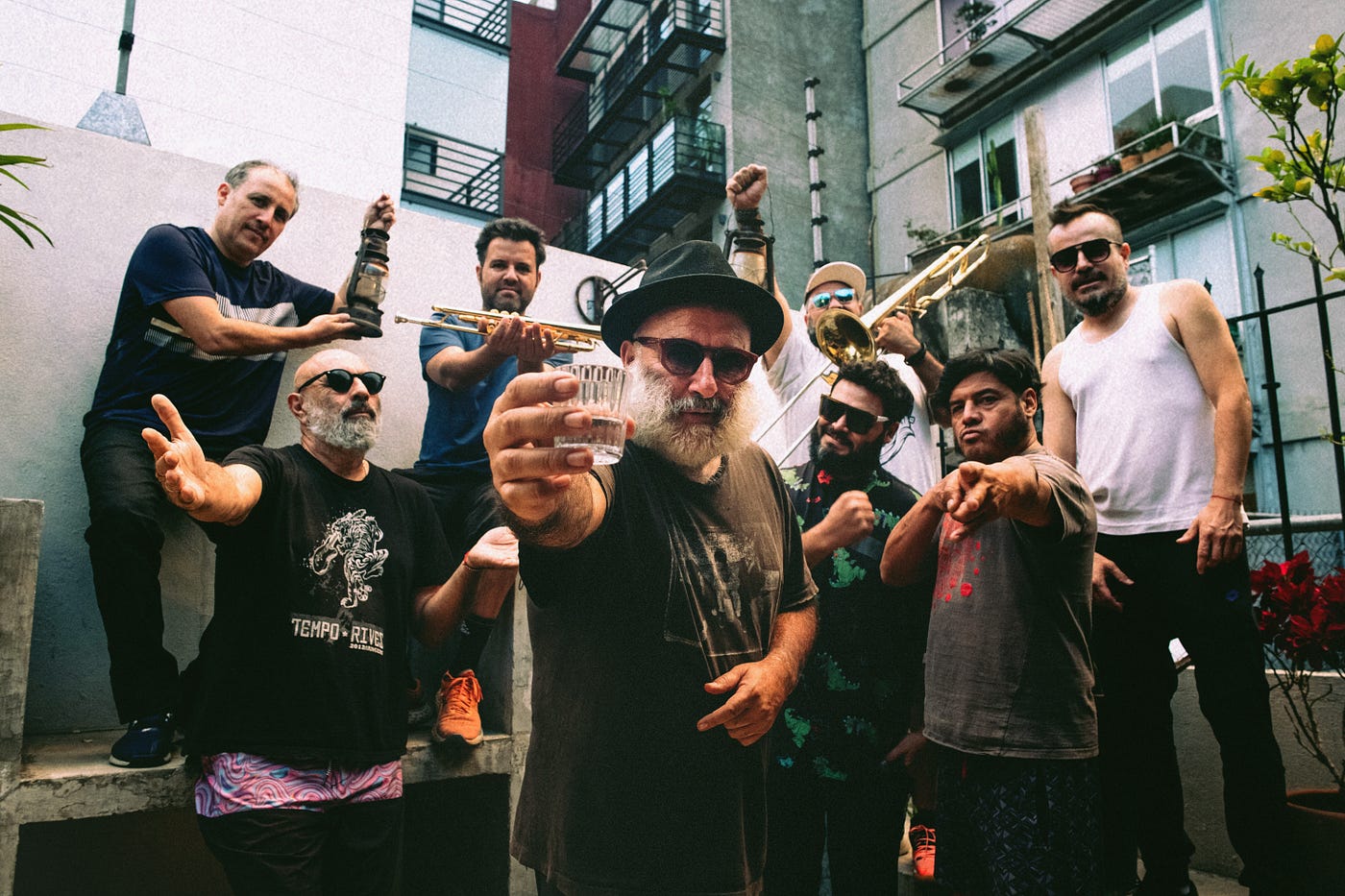 Novembro fecha com Chico Trujillo em SP e RJ
Música e estética sulamericana para formar unidade em…
