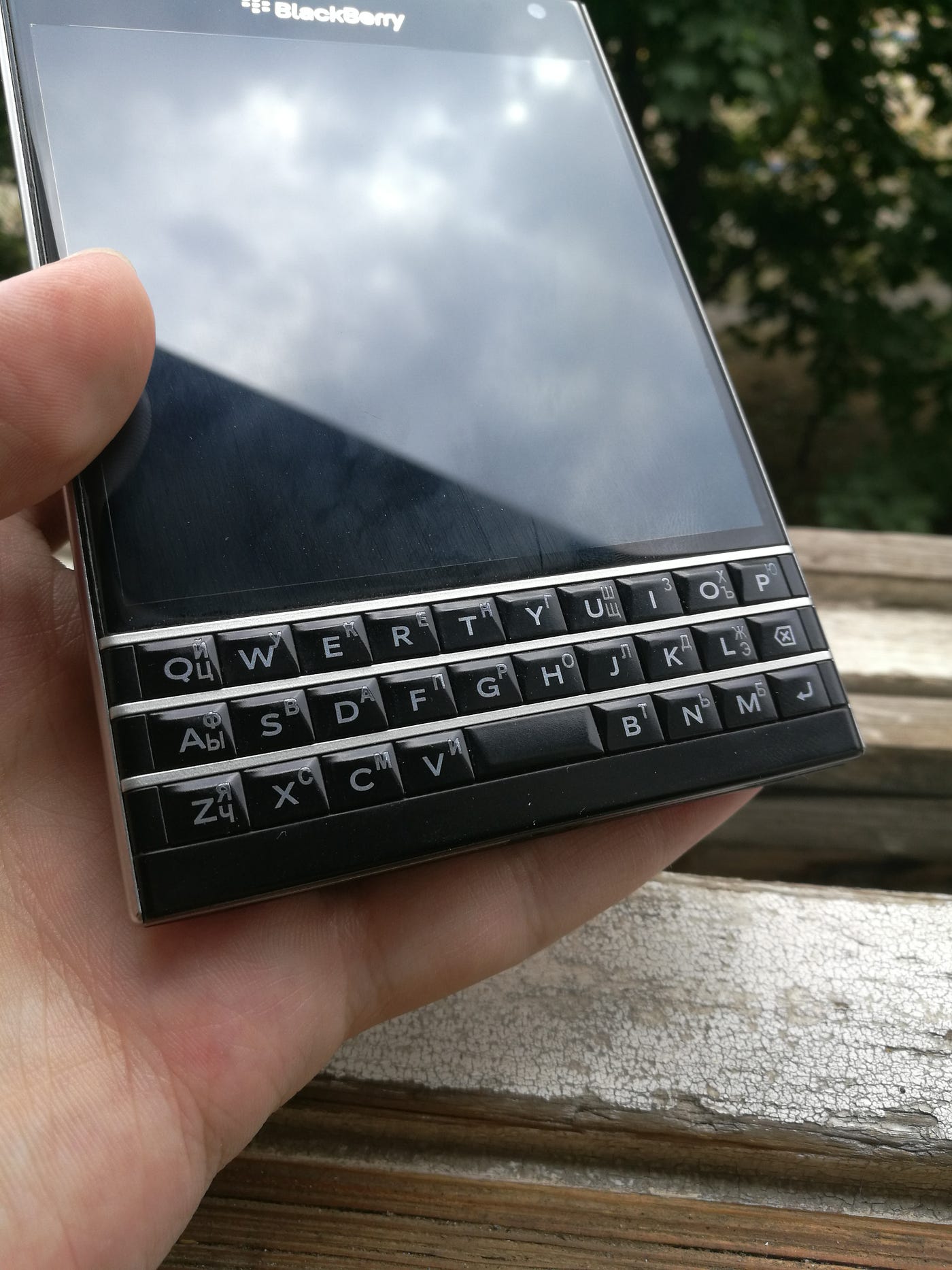 Зачем тебе BlackBerry, дурень? Впечатления от Passport в 2017 году. | by  Toz1k | Medium