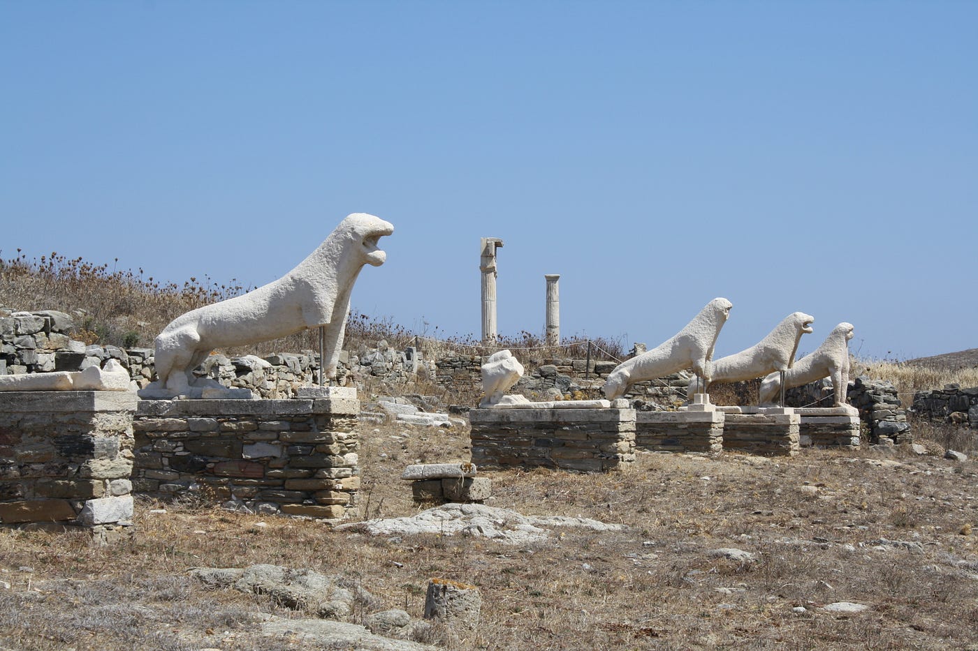 Delos Adası aslanlı yol (Kaynak: https://www.worldhistory.org/)