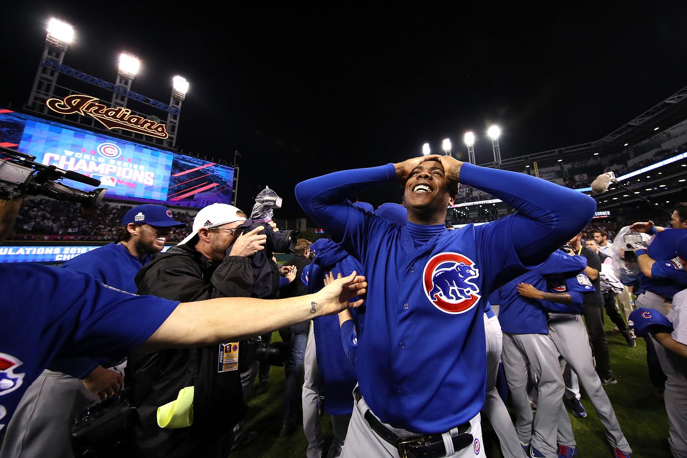 Aroldis Chapman celebrates Cubs' World Series win with girlfriend