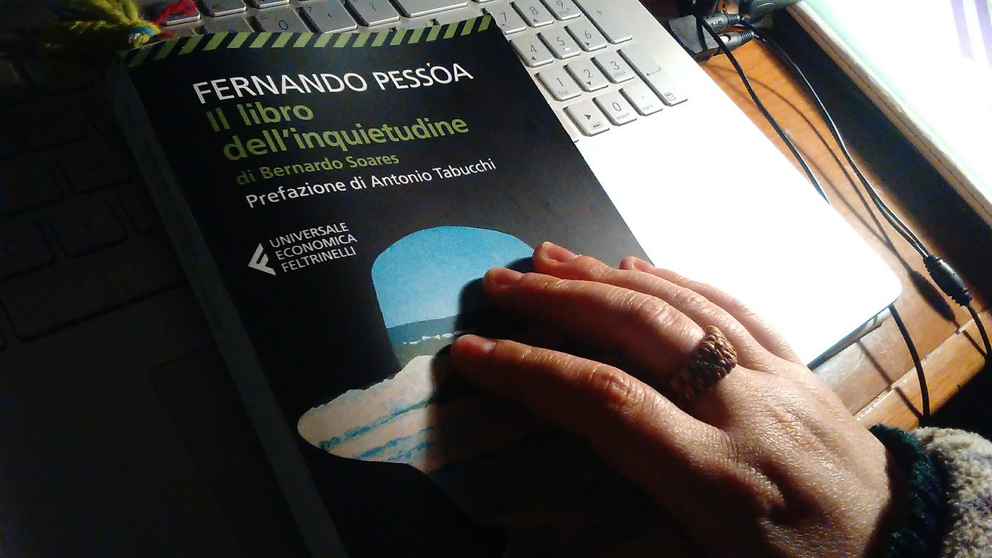 Il libro dell'inquietudine di Bernardo Soares, by Angela Maria Benivegna