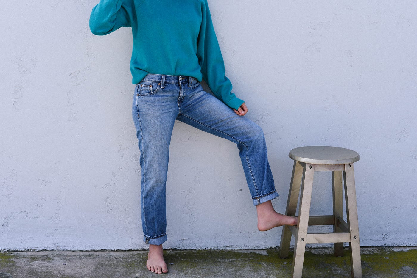 Sweatshirt with hot sale mom jeans