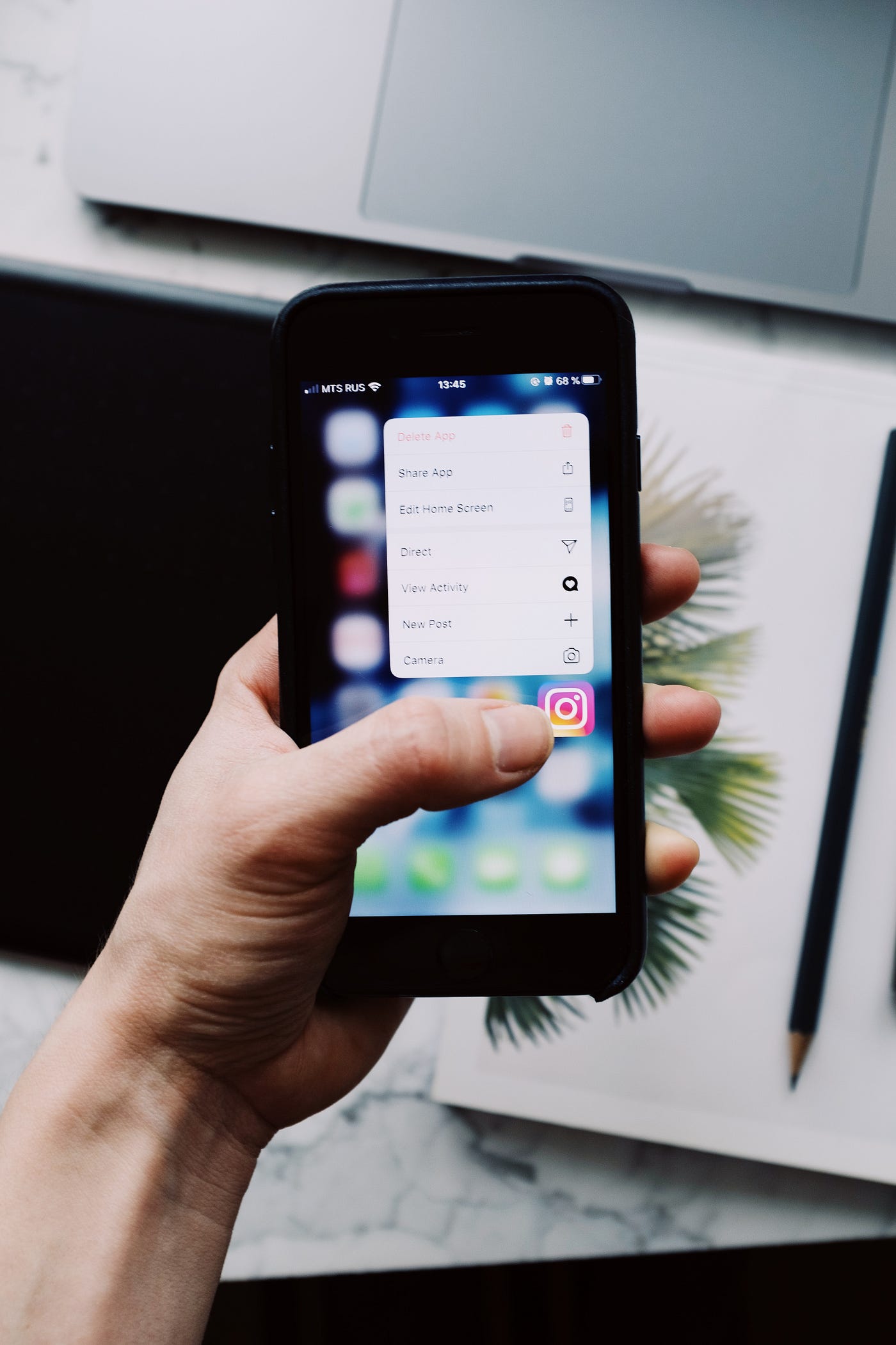 為什麼我決定刪除Instagram 帳號？. 「朋友圈就像是人生的櫥窗一樣，你在裡面佈置了一個你想要讓別人看見的自己，我唯一的… | by 席娜