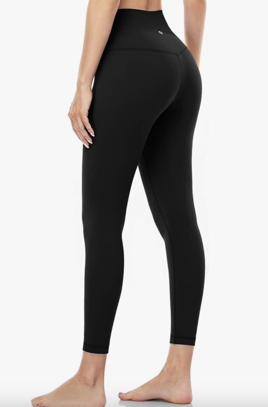 Experience the epitome of comfort without the hefty price tag with HeyNuts  Pure&Plain leggings — the perfect blend of affordability and luxury.  Indulge in a buttery feel akin to Lululemon, but at