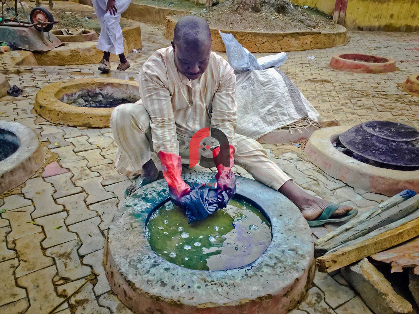 Kofar Mata Dyeing Pits — The tie and dye process of the old north