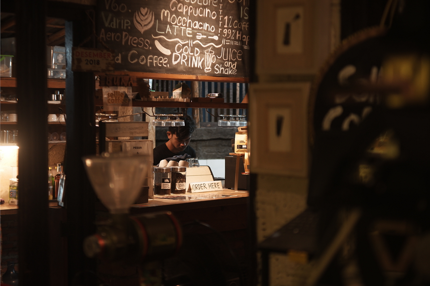 Ngopi di Sellie Coffee Ala Rangga dan Cinta AADC 2