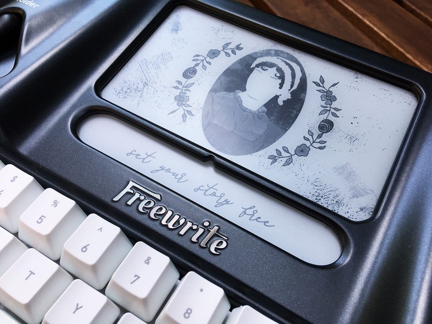 Astrohaus Freewrite Smart Typewriter Gen. 3 Review | by Scollurio