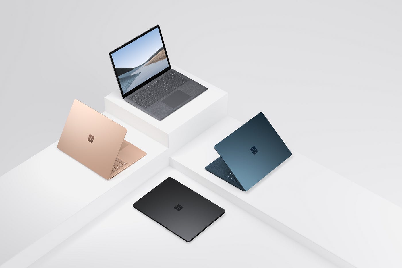 Slick Ultraportables Face Off: 2020 Apple MacBook Air vs. Microsoft Surface  Laptop 3