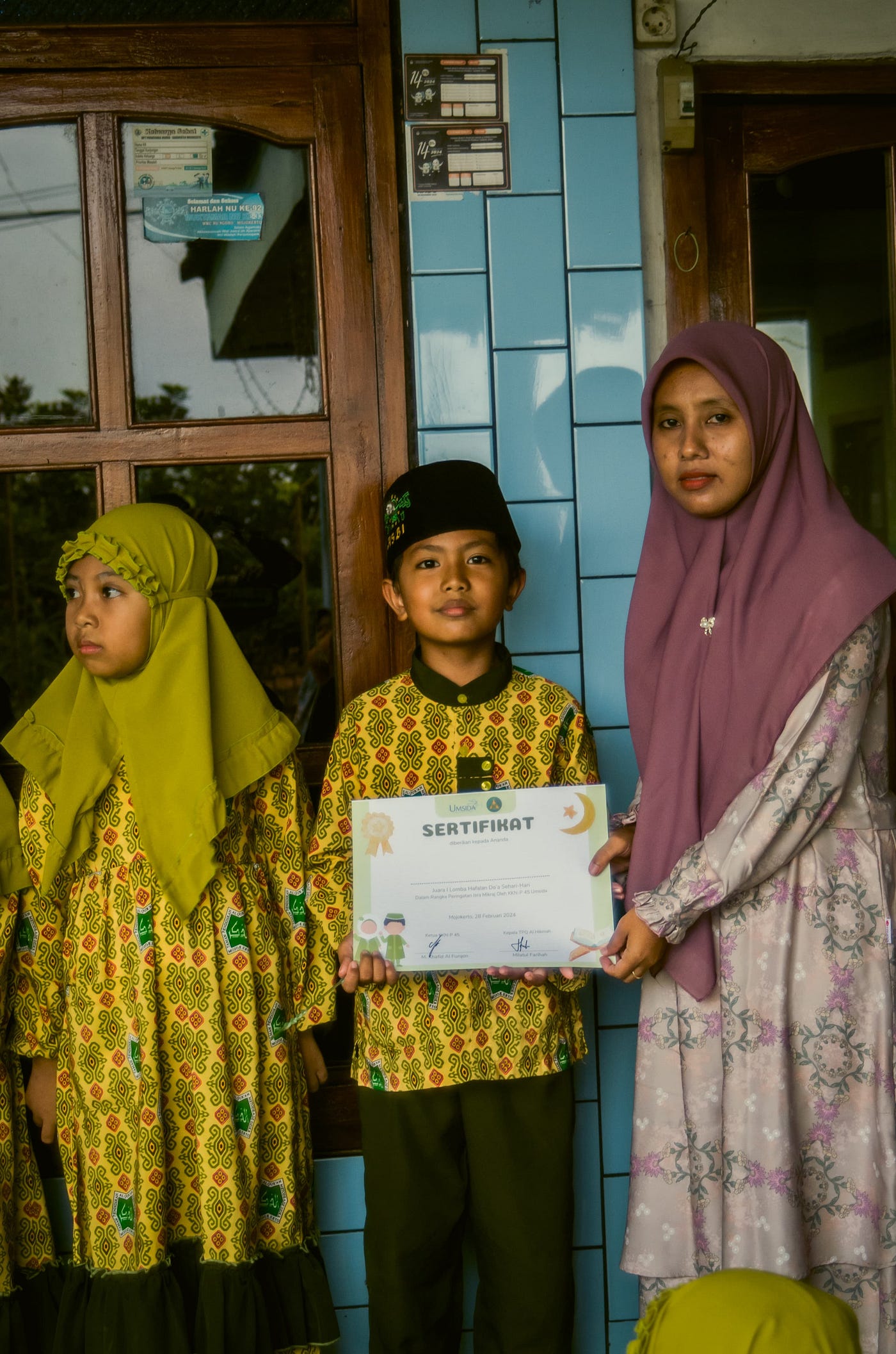 Sumber: Dokumentasi Pribadi oleh Tim KKN-P 45 Umsida Penyerahan Hadiah Lomba