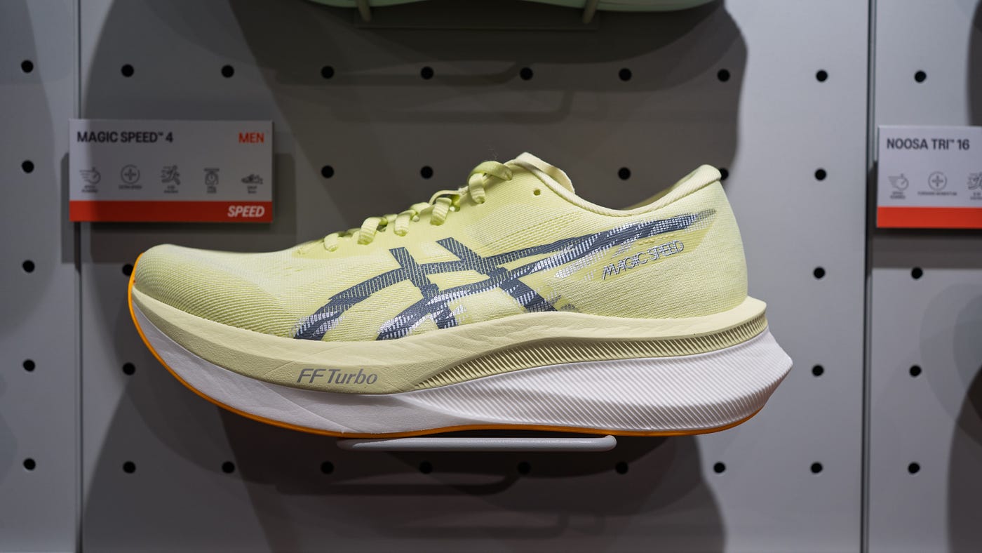 ASICS Magic Speed 4 Review. Entry-level Carbon Plated Race Shoes
