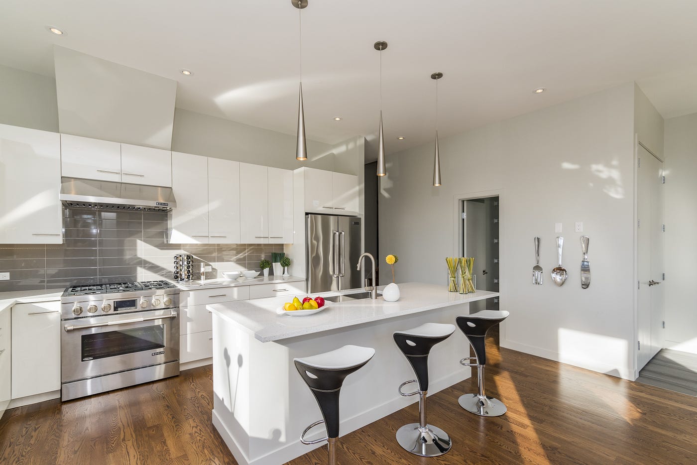 How Kitchen Remodeling Bay Area Experts Transform Outdated Kitchens into Modern Dream Spaces