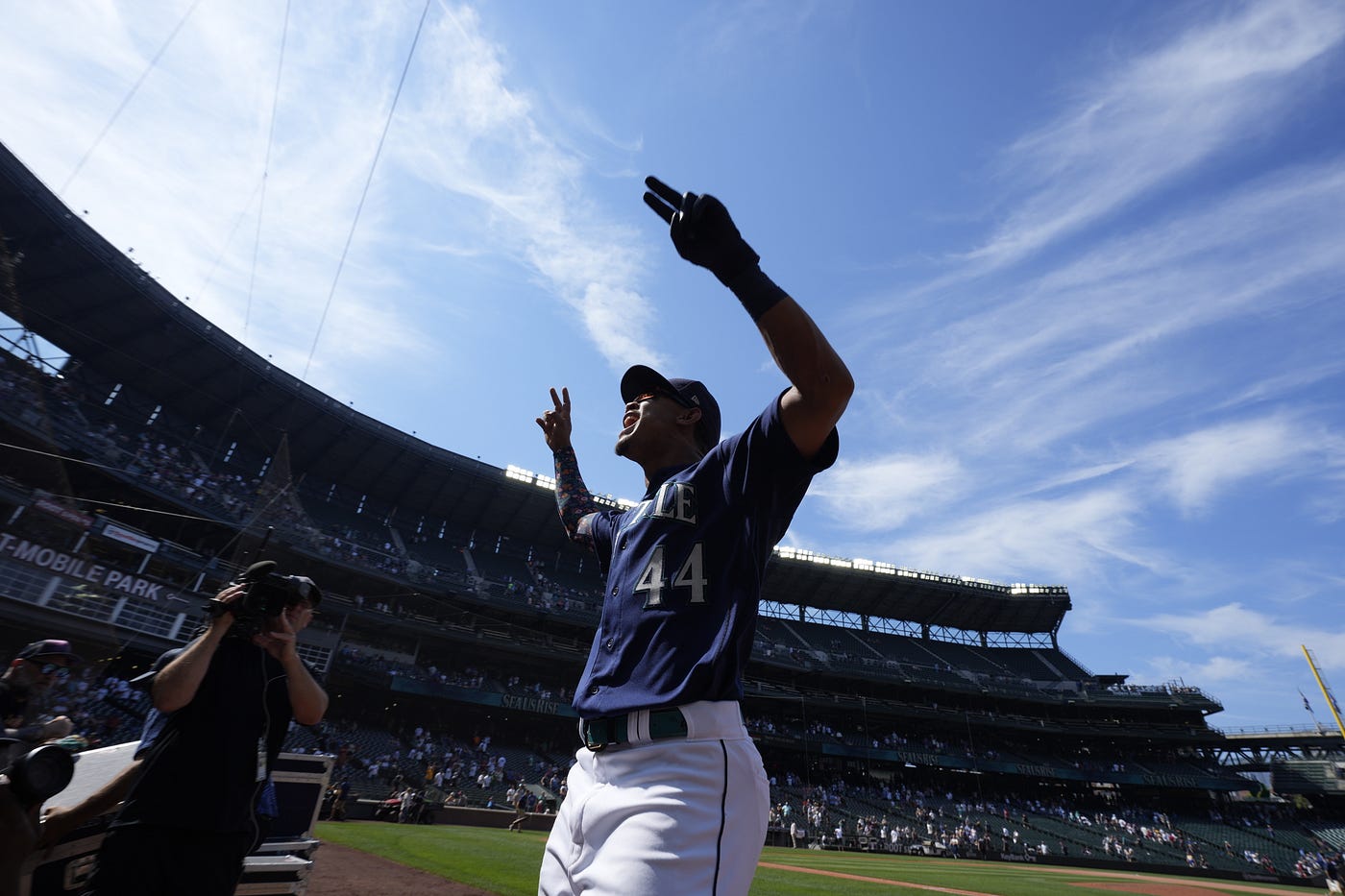 Seattle Mariners - A historic day for Julio and Mariners fans! We have  agreed to a long-term contract extension with All-Star Julio Rodríguez,  including 12-guaranteed years through the 2034 season and options
