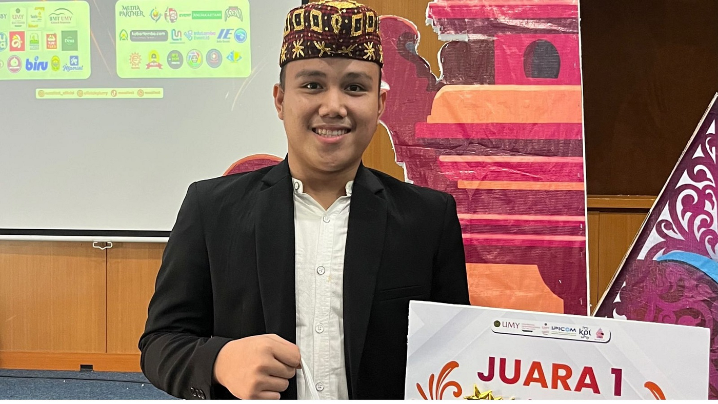 Speaking on Digital Ethics, MAN PK Student of MAN 1 Yogyakarta Wins First Place in UMY Speech…