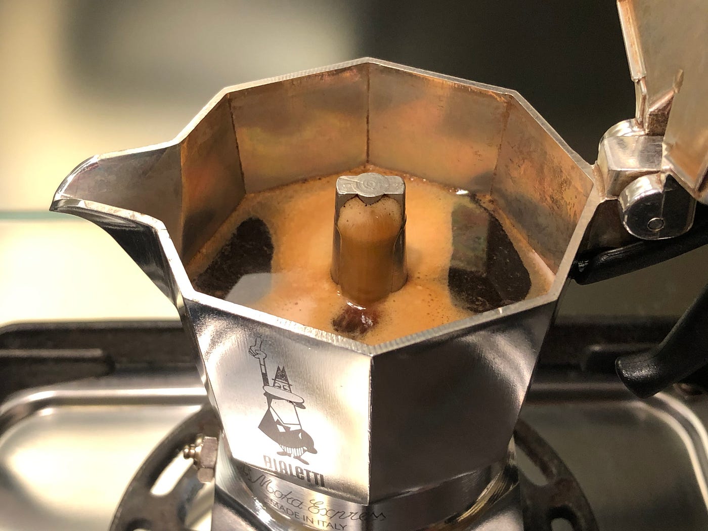 How to perfect yourself and become a Moka Master | by Luca Silenzi | Medium