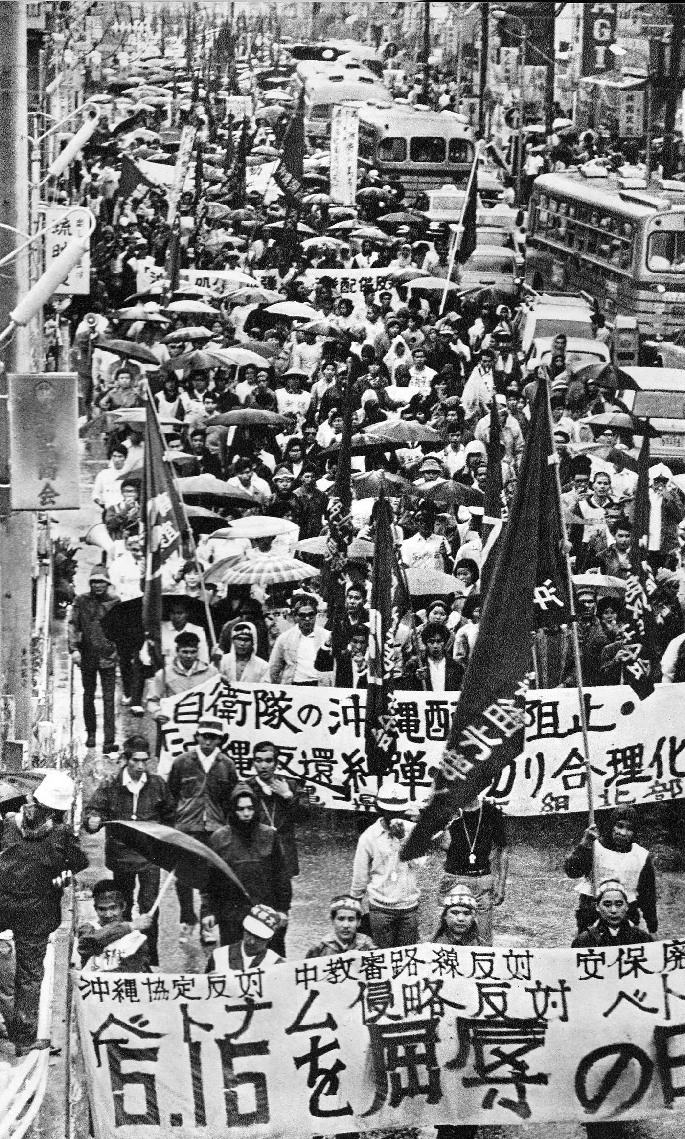 取材レポート：戦後沖縄の建築家とリージョナリズムの条件／當間卓氏、前田慎氏にきく | by KT editorial board | 建築討論 |  Medium