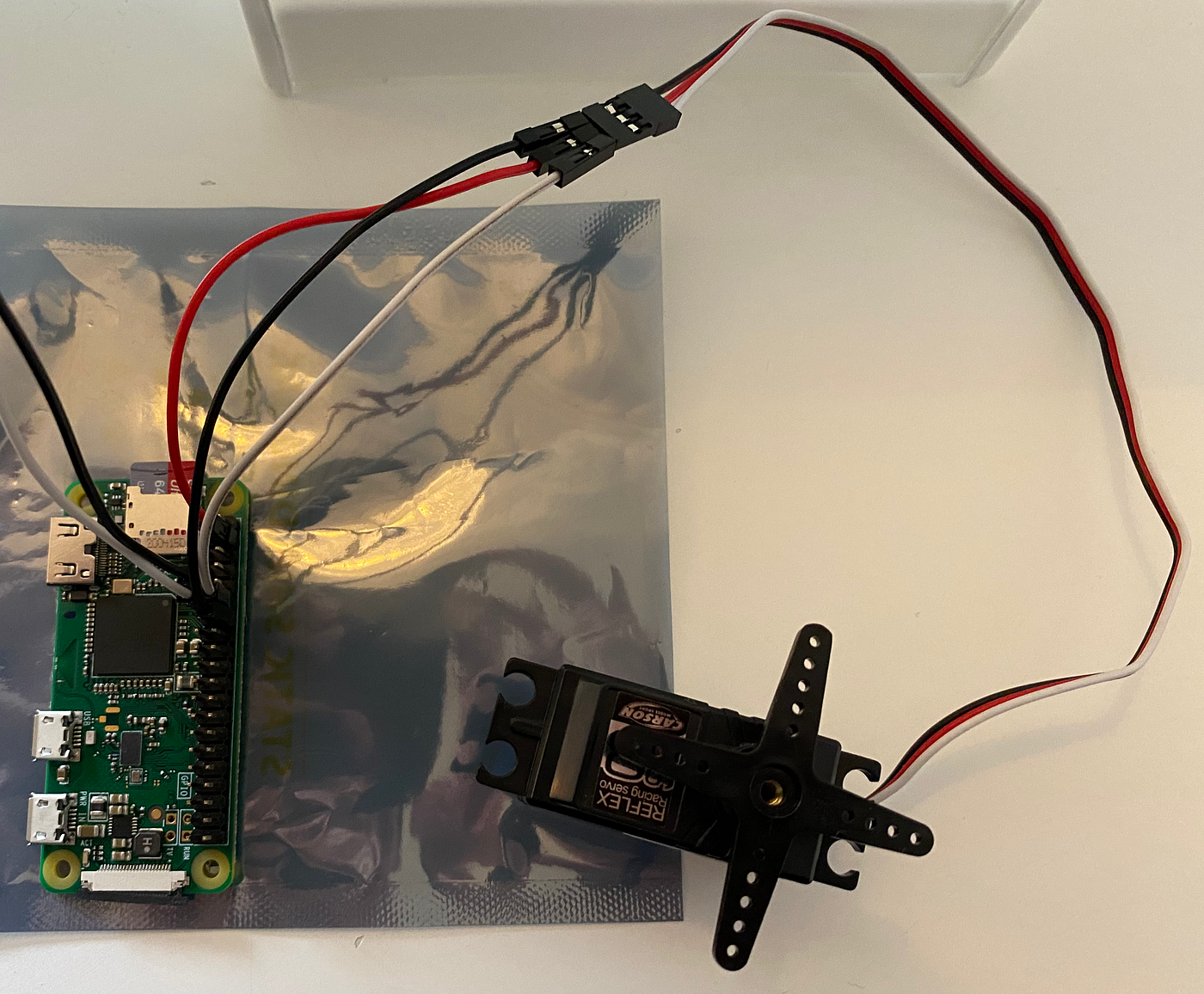 Use pi-blaster to run ESC and servo motor from a Raspberry Pi | by Michael  Münzer | Medium