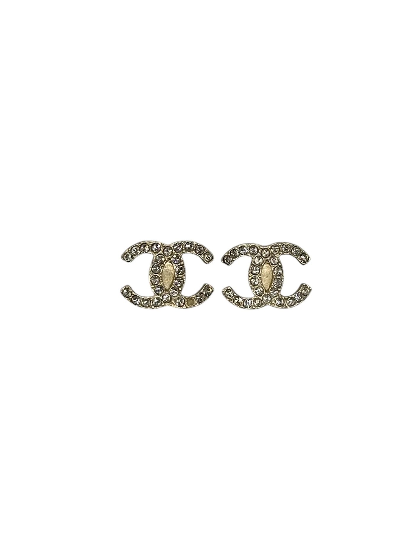 The Enduring Value of Pre-Owned Luxury Fashion Accessories: Why They’re a Smart Investment