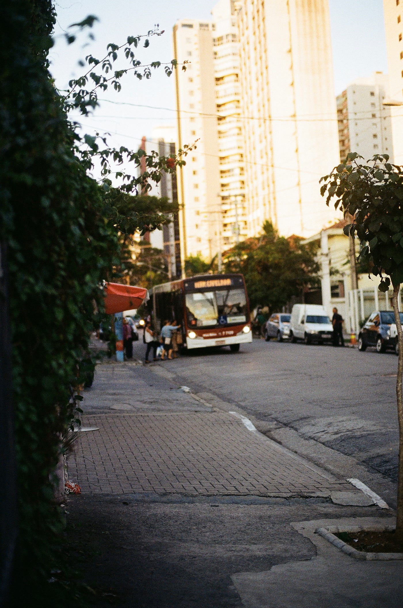 Reciocinio: Tinha uma frase na porta do banheiro da faculdade: Enquan