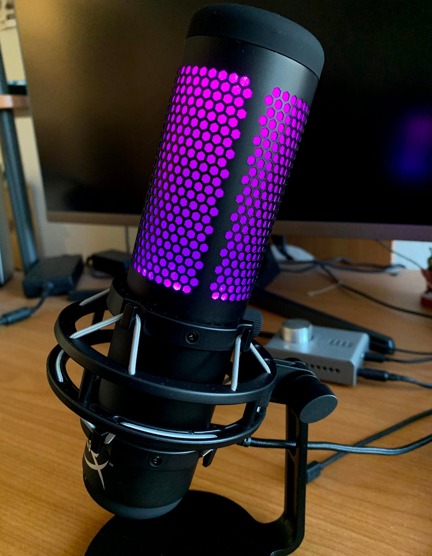 HyperX QuadCast S（HyperX's new microphone has better