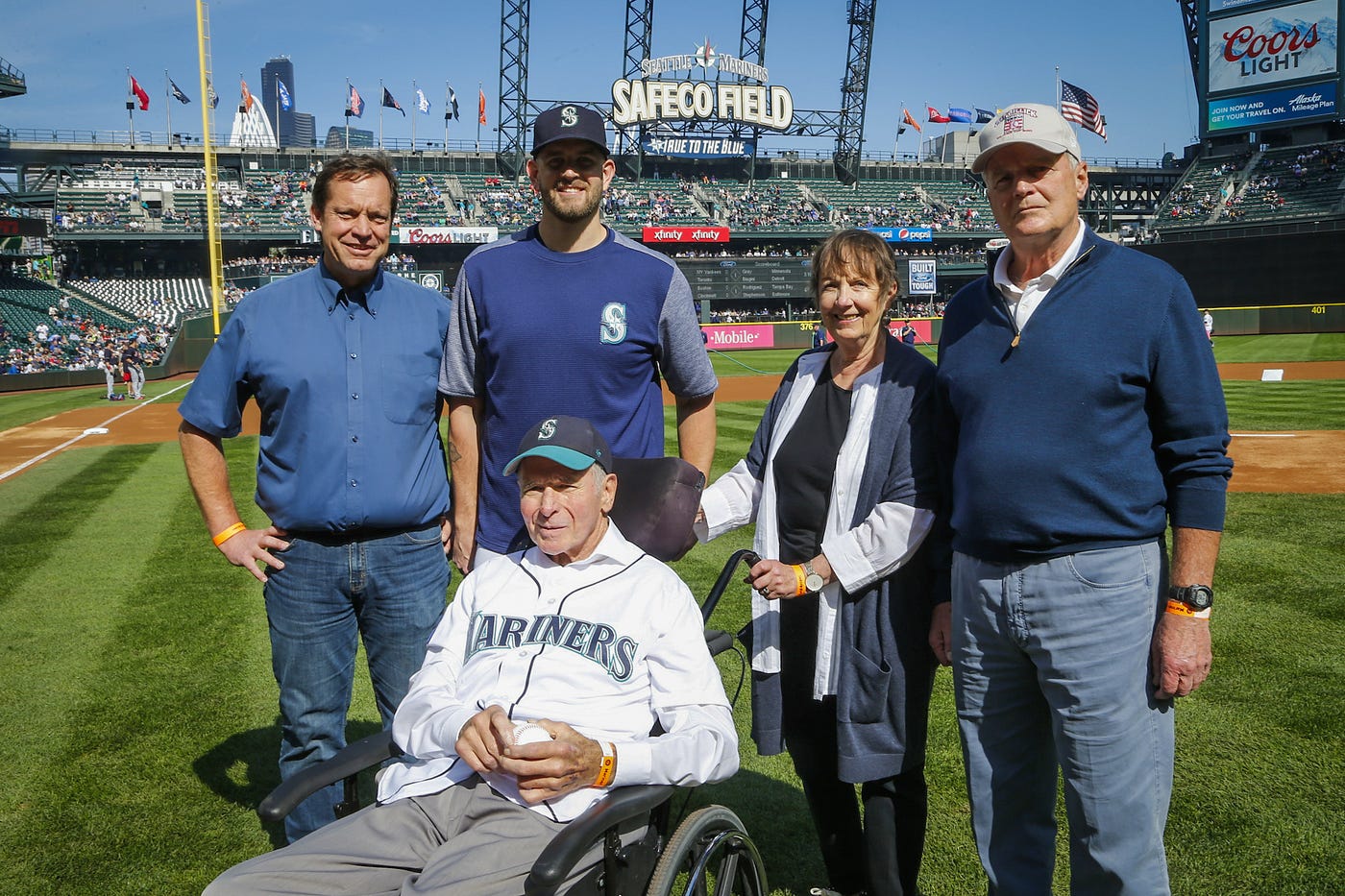 Mariners Scout Wayne Norton Tosses First Pitch