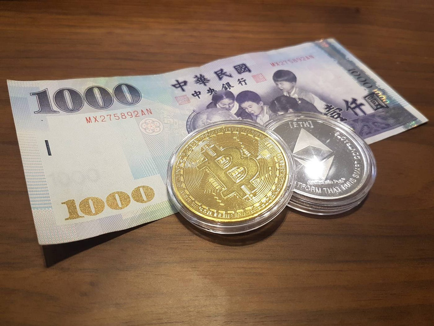 反轉區塊: 「何謂共識」－從區塊鏈，貨幣和法律之角度出發思考. 看到這標題部分人可能覺得很矛盾，因為區塊鏈的第一個應用「比特幣」，它的出現不就是… |  by 黃亞森Arthur Huang | Medium