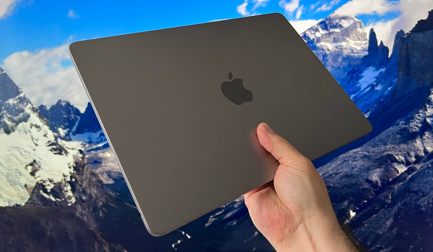 Everything That's Not Wrong With The M2 MacBook Air, by Attila Vágó, Bricks n' Brackets