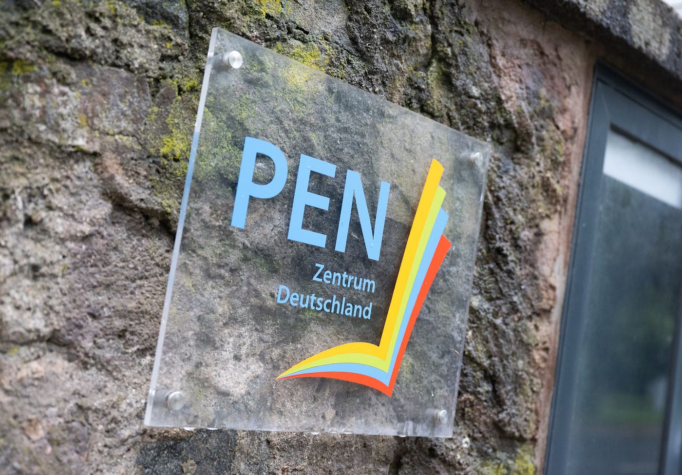 Nemački PEN poziva na hitno oslobađanje zatočenih pisaca