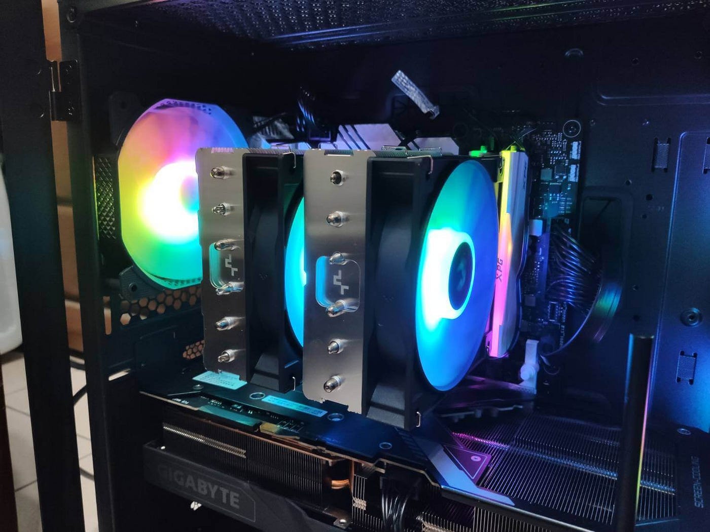 新手自己配電腦— 64k 跑遊戲+ 深度學習用桌機. 原文：https://jackchen890311.github.io/Webs… | by  Jack Chen | Medium