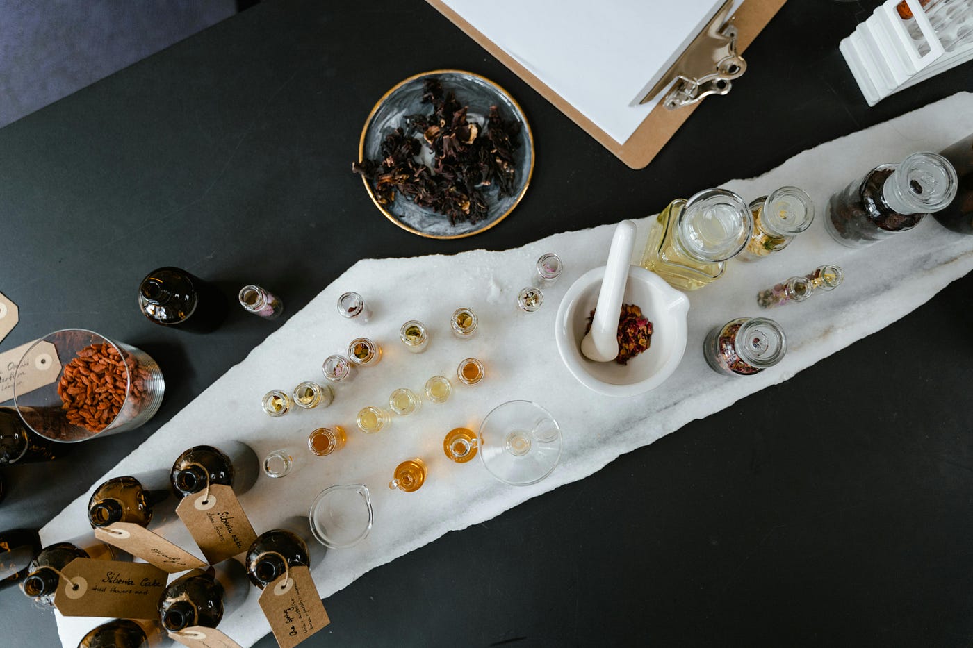 Coral Perfumes: A Fusion of Elegance and Tradition in the World of Arabic Perfumes