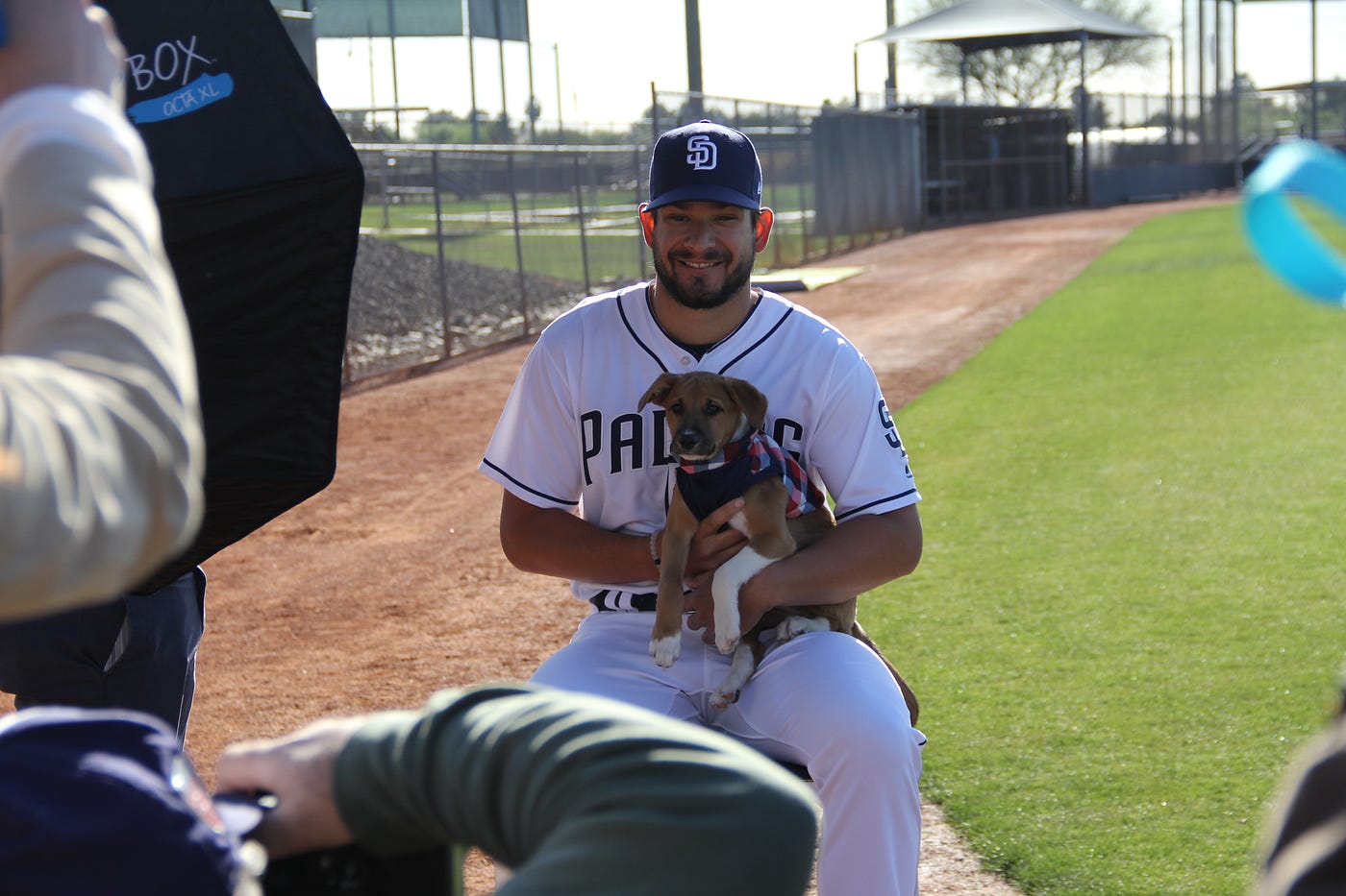 Pose, pose, pose. Photo shoot 📸 - San Diego Padres