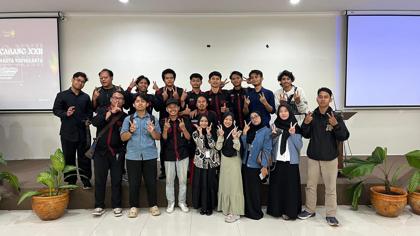 Meniti Jalan Terjal Pergerakan