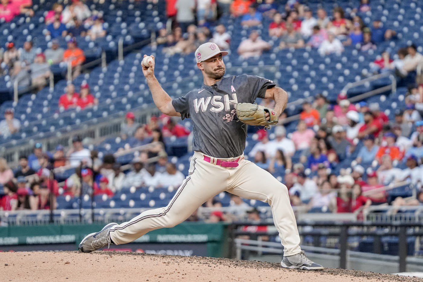 WASHINGTON, DC - SEPTEMBER 27: Washington Nationals right fielder