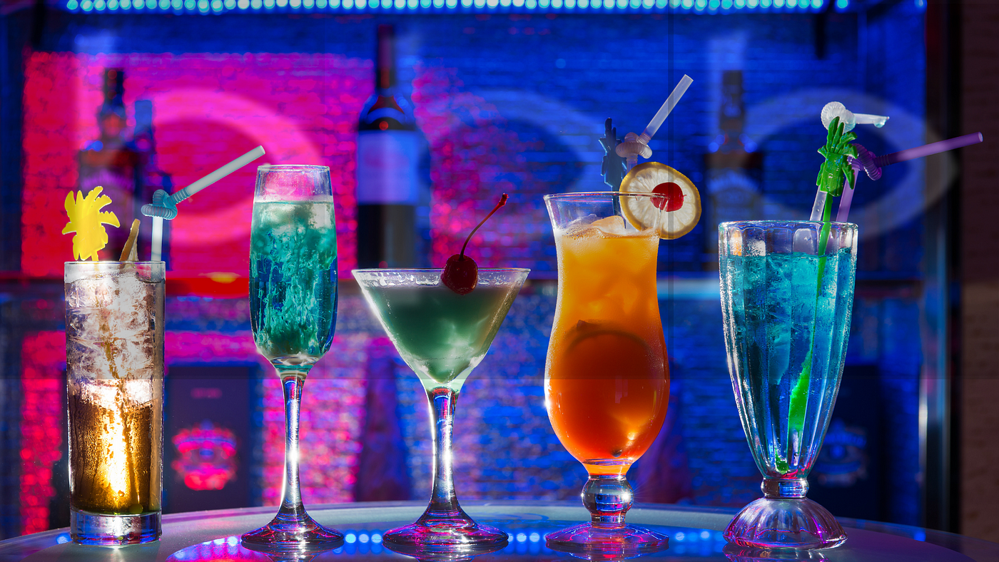 What's the Difference between a Bar & a Nightclub?